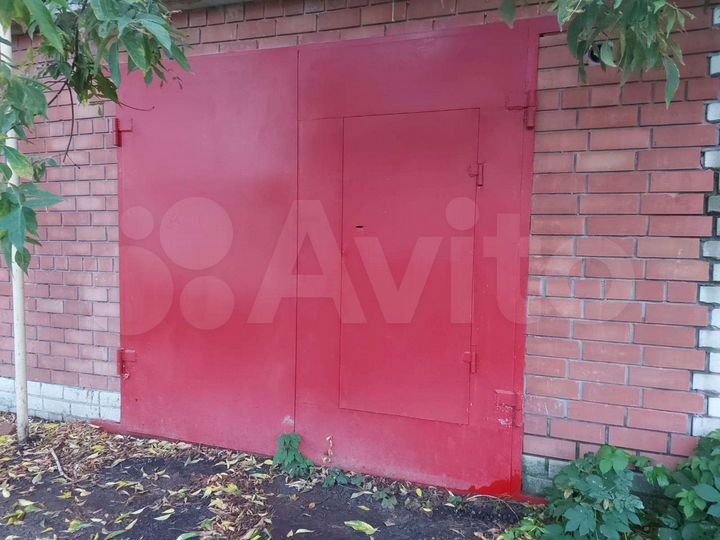 Гараж, > 30 м²