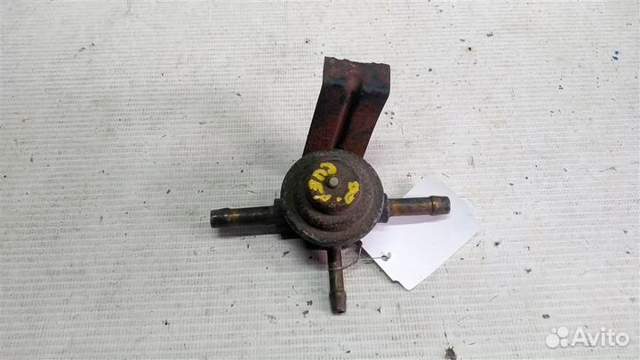 Регулятор давления топлива Ford Sierra 83-87г