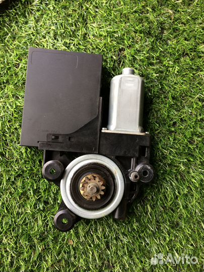 Мотор стеклоподъемника Volvo S40 MS