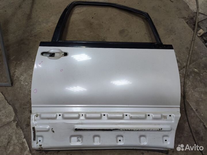Дверь передняя правая Toyota Estima