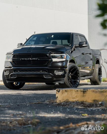 Диски 4Play R22x12 6x139.7 ET-44 Dodge Ram