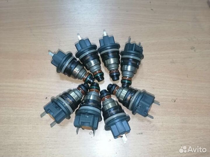 Форсунка топливная Audi, Volkswagen 2л 90-99