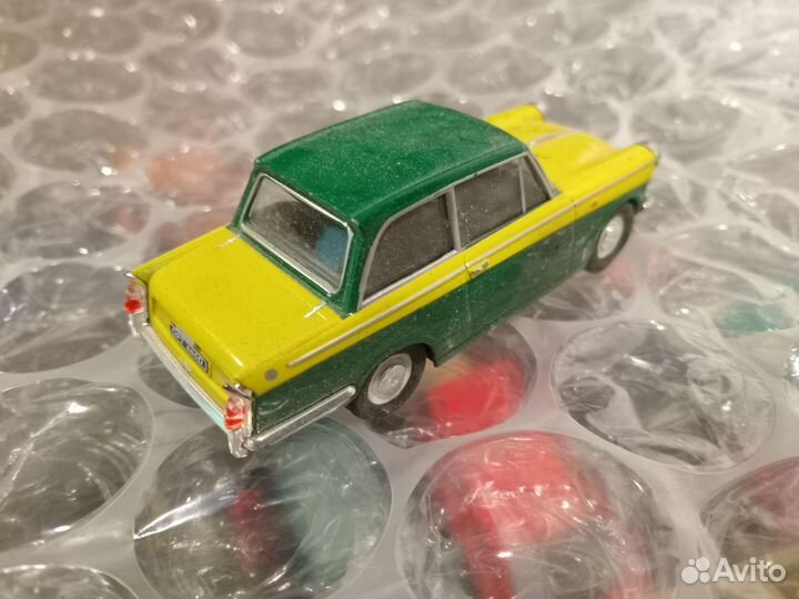 Triumph herald 1/43