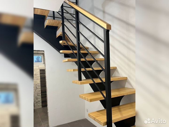 Ступени для лестниц и другие комплектующие О