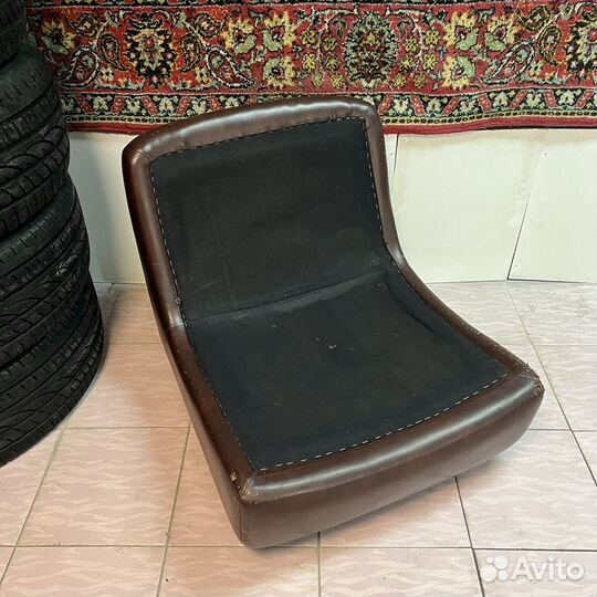 Кресло напольное кожаное