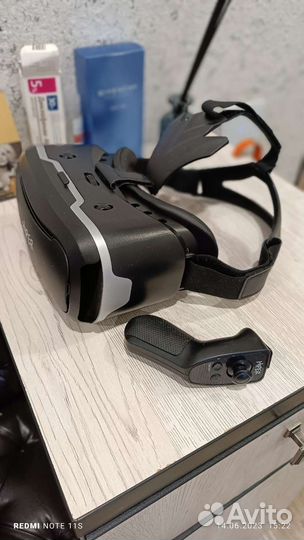 Очки виртуальной реальности с пультом