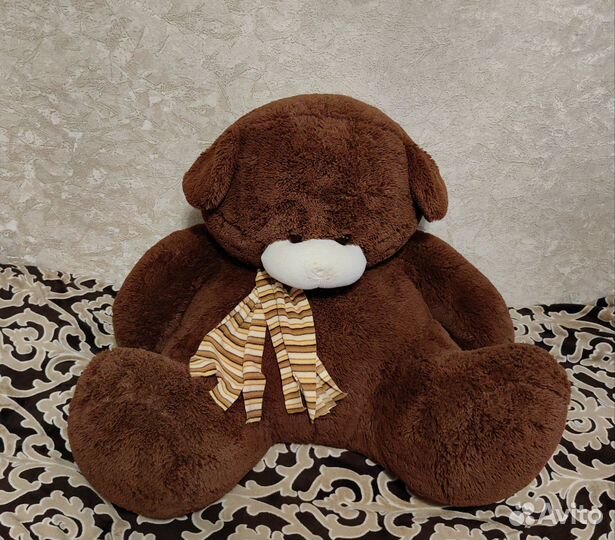 Большой плюшевый мишка