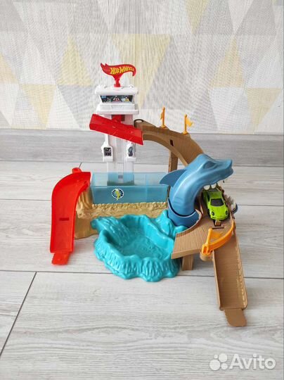 Трек хот вилз акула