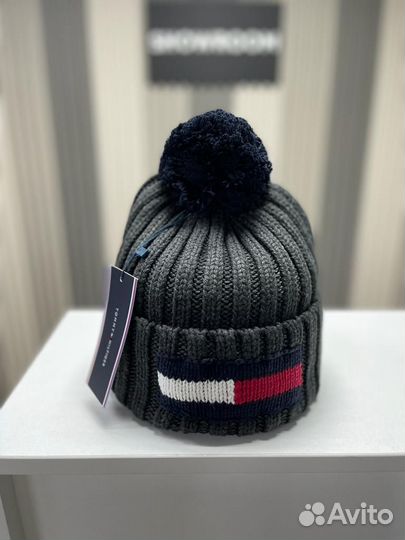 Шапка Tommy Hilfiger с помпоном