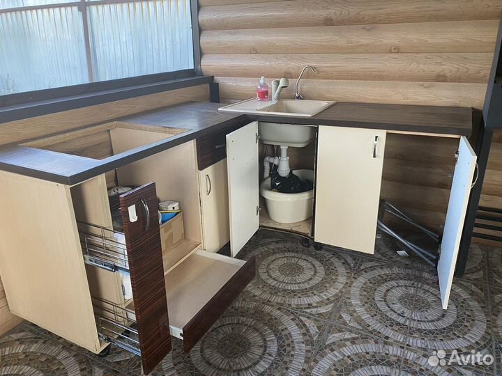 Кухонный гарнитур угловой бу с техникой