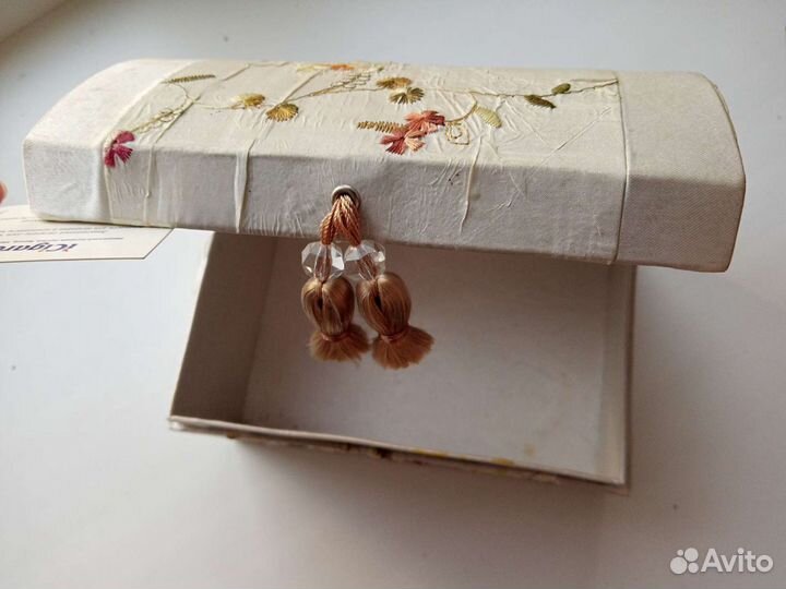 Шкатулка с вышивкой. Ручная работа