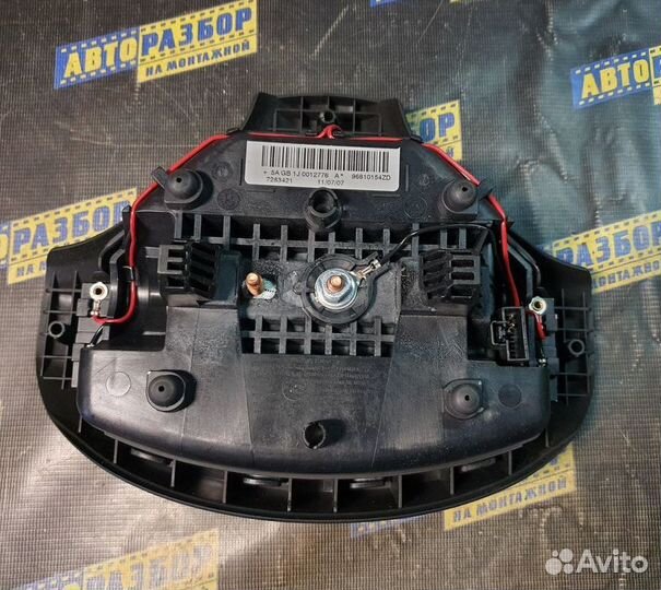 Подушка безопасности водителя Пежо 308