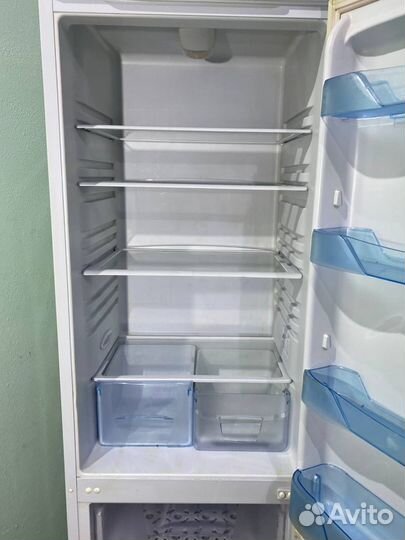 Холодильник Бирюса