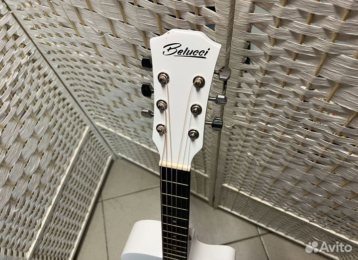 Гитара белая акустика