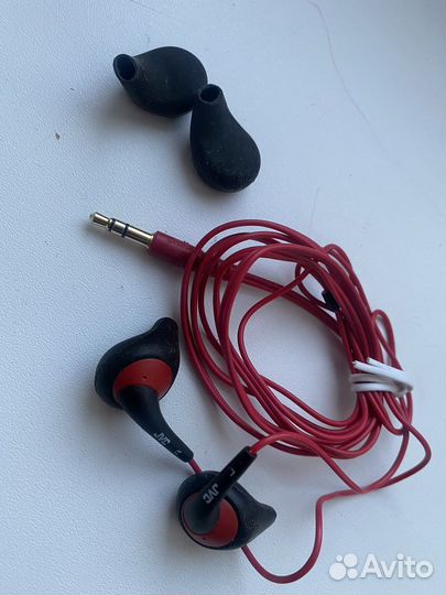 Спортивные наушники