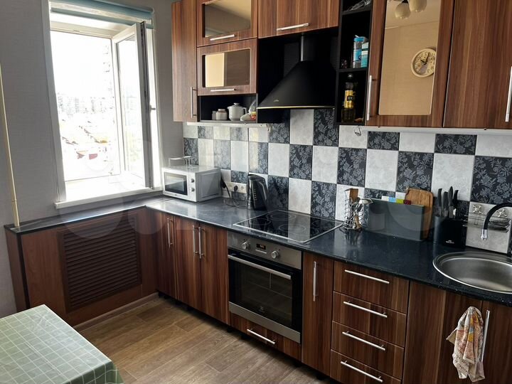 2-к. квартира, 58 м², 11/12 эт.