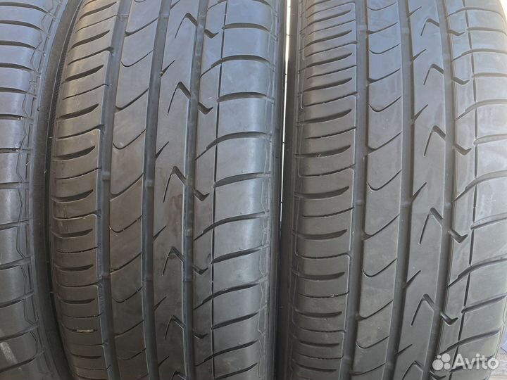 Toyo Tranpath MPZ 215/60 R17 96H