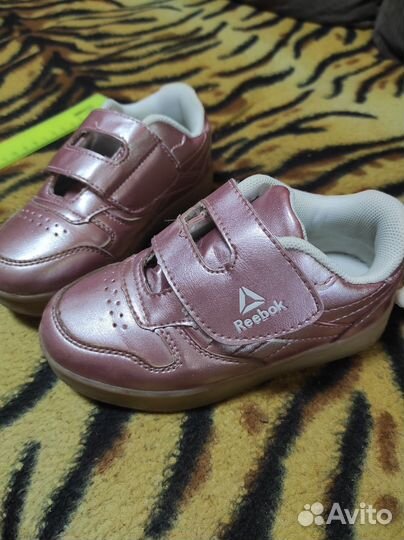 Кроссовки 28