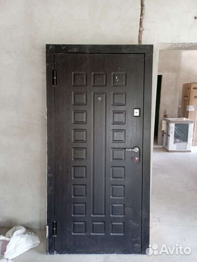 Дверь входная металлическая бу 90 левая