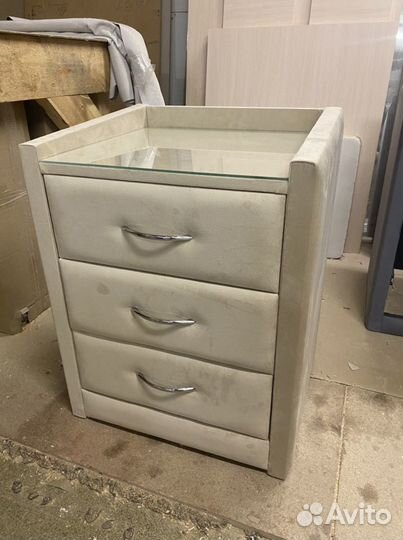 Тумба прикроватная