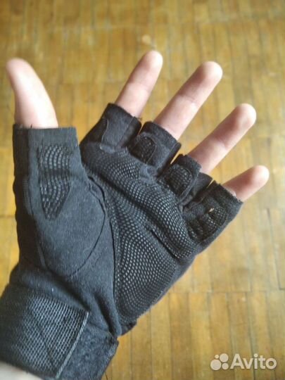 Перчатки без пальцев