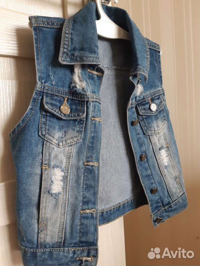 Джинсовая жилетка