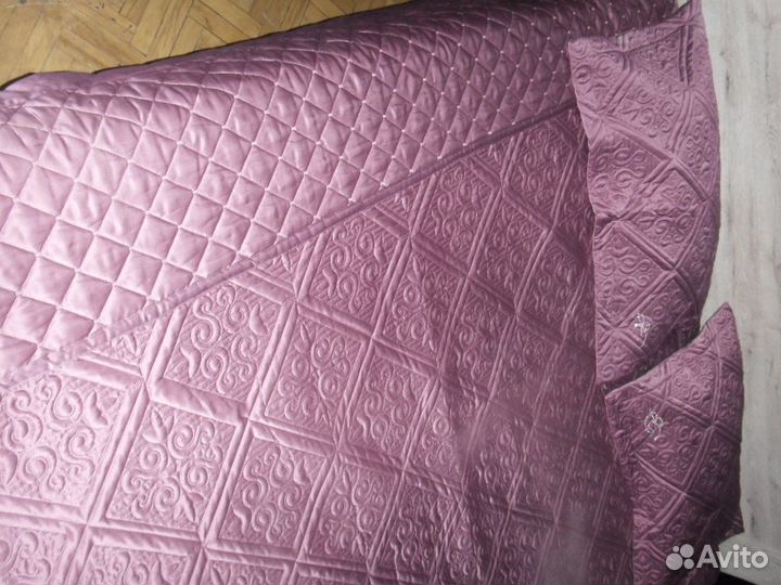 Покрывало и наволочки стеганые 