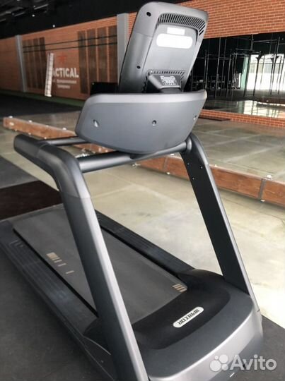 Беговая дорожка Precor TRM781 с консолью P82