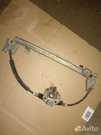 Стеклоподъемник мех задний левый Audi 100