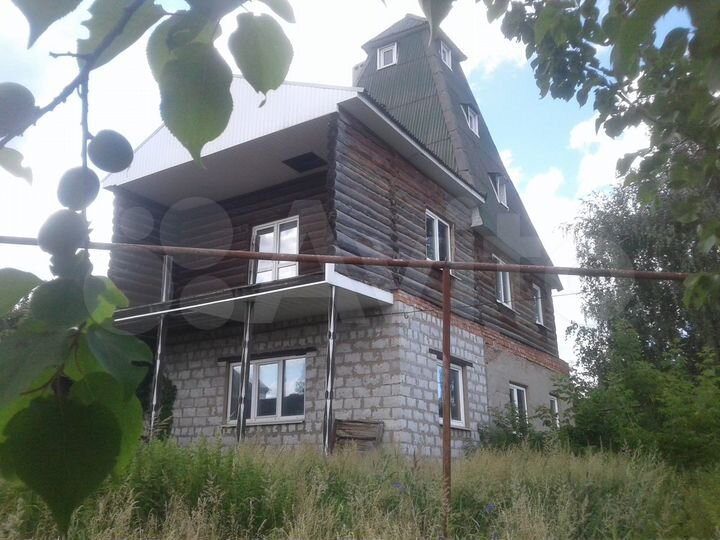 Дом 170 м² на участке 7,2 сот.