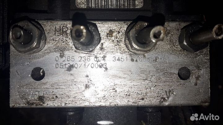BMW-5 E60 2006 блок ABS 0265236004