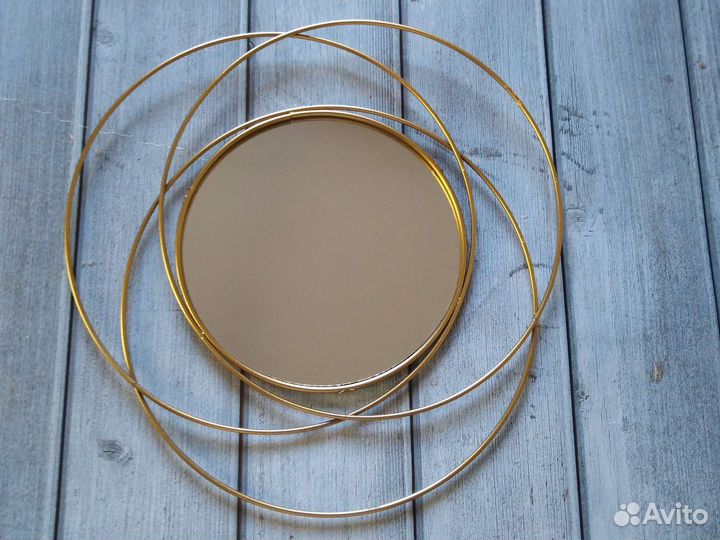 Декоративное настенное зеркало