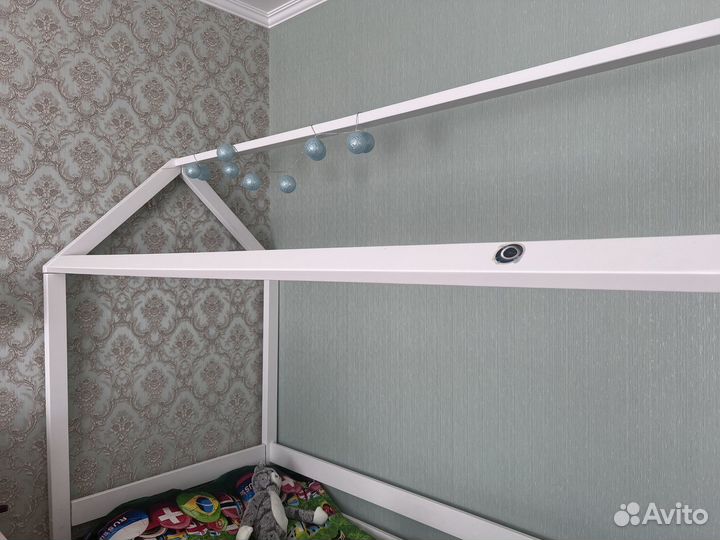 Кровать домик