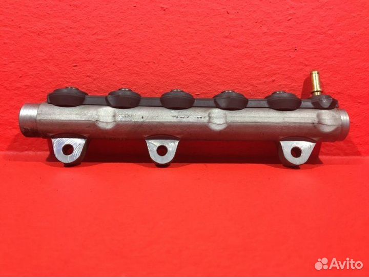 Топливная рампа Nissan X-Trail T31 M9R 2010