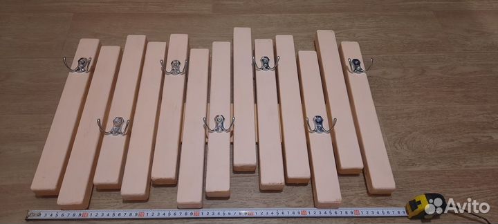 Вешалка настенная деревянная