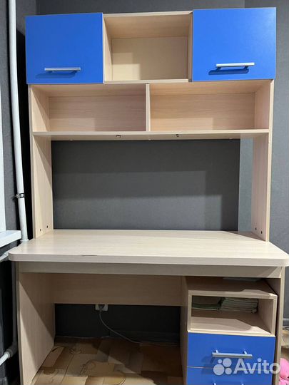 Письменный стол для школьника