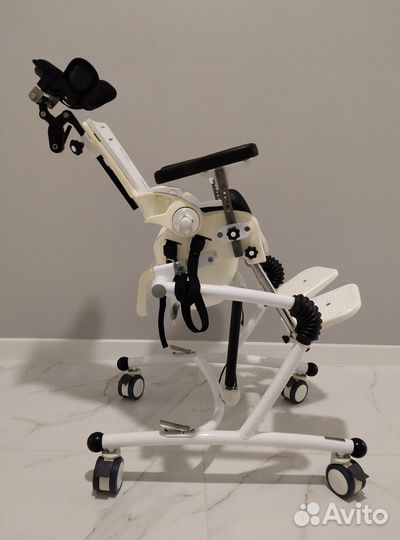 Кресло-стул с санитарным оснащением RT Фламинго ру