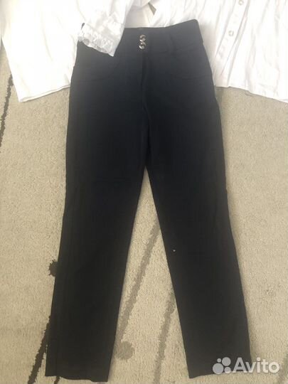 Школьная блузка и брюки р. 134