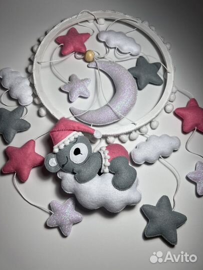 Мобиль в кроватку из фетра