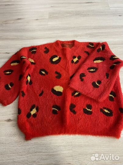 Свитер с фантазийным принтом