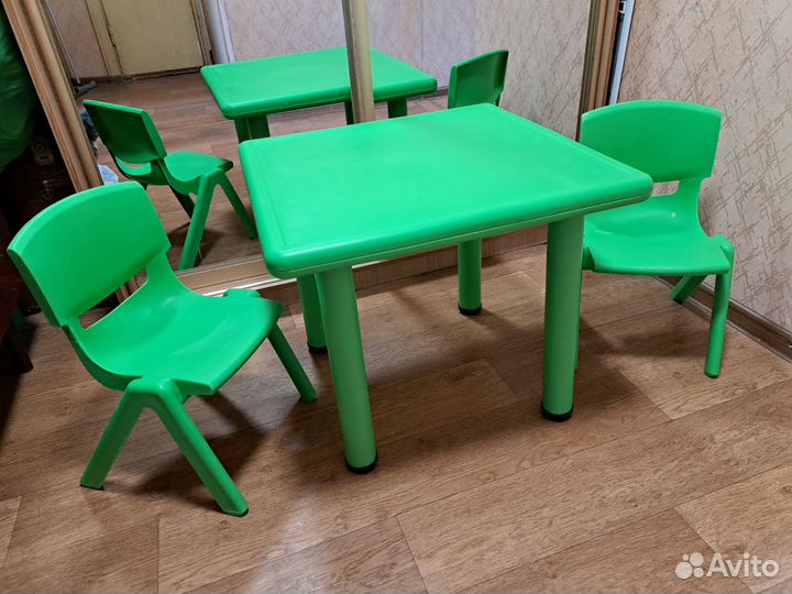 Детский столик и стульчики