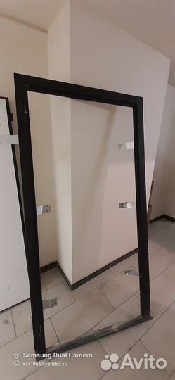 Входные железные двери (совсем новые из нового дом