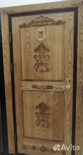 Дверь входная деревянная новая