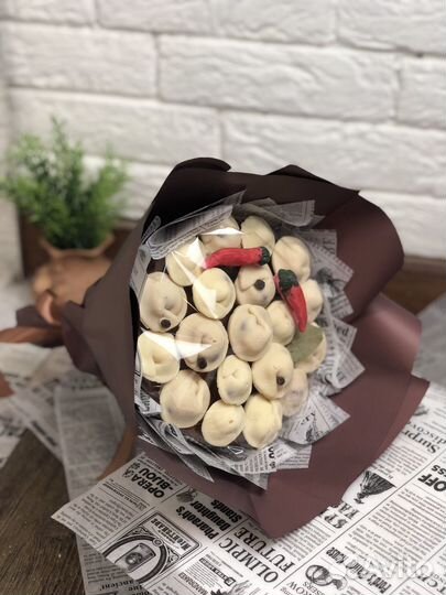 Шоколадные пельмени и цветы, клубника в шоколаде