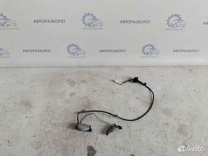 Подсветка номерного знака Mazda 3 BK седан