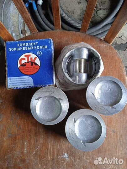 Продам к- т поршней с пальцами, кольцами на Ниву