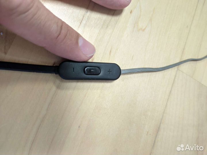 Беспроводные наушники-гарнитура JBL Tune205BT