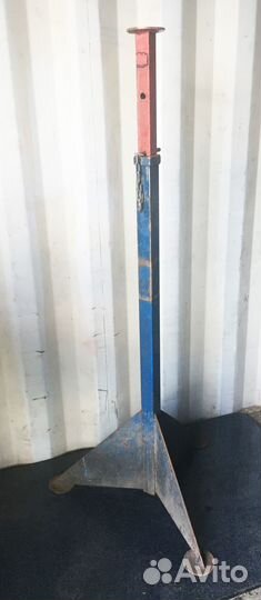 Подставка стойка под авто