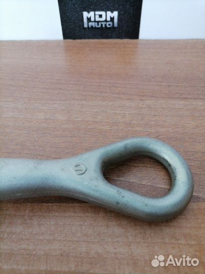 Крюк буксировочный Ниссан разных моделей Nissan