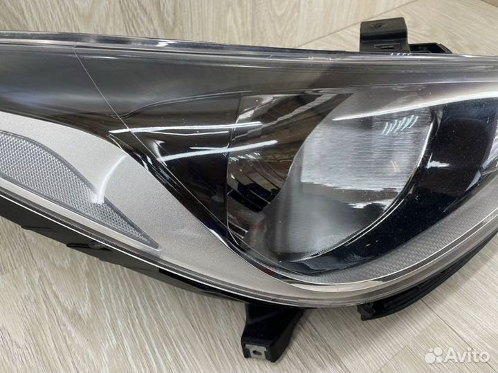 Фара передняя правая Hyundai Solaris 2